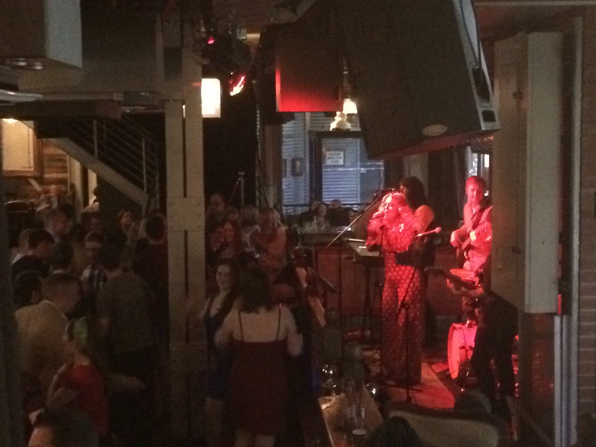 Another fabulous friday, fantastic atmosphere tonight with <a href="/filthyband/">Filthy/Gorgeous</a> smashing out soulful funky anthems