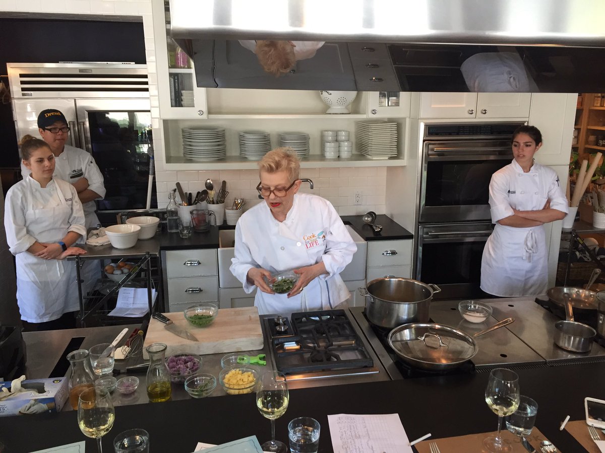 DrexelFHM's tweet photo. Great cooking class today at @cookphilly w/ James Beard nominated author Ann Gaffney from @CookForYourLife & #Drexelhsm student volunteers. https://t.co/vyqcPxi6xX
