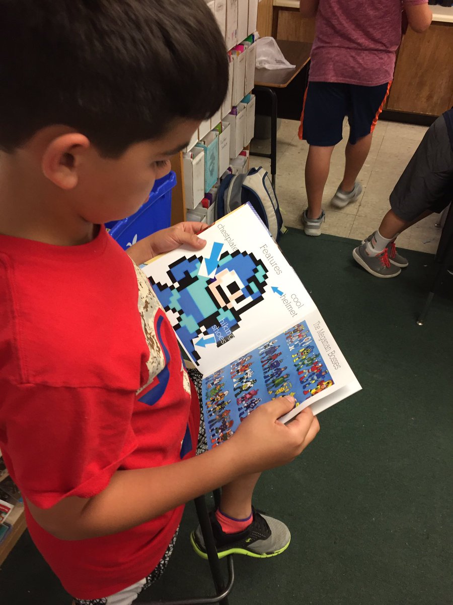 OrensteinClass's tweet photo. Woo-hoo, our Mixbooks are in! Great job on them Ocelots, I'm wicked proud! @Patton_Pioneers @motomom312 @AISDSupt @AISD_LangArts https://t.co/6ueedHpf5P