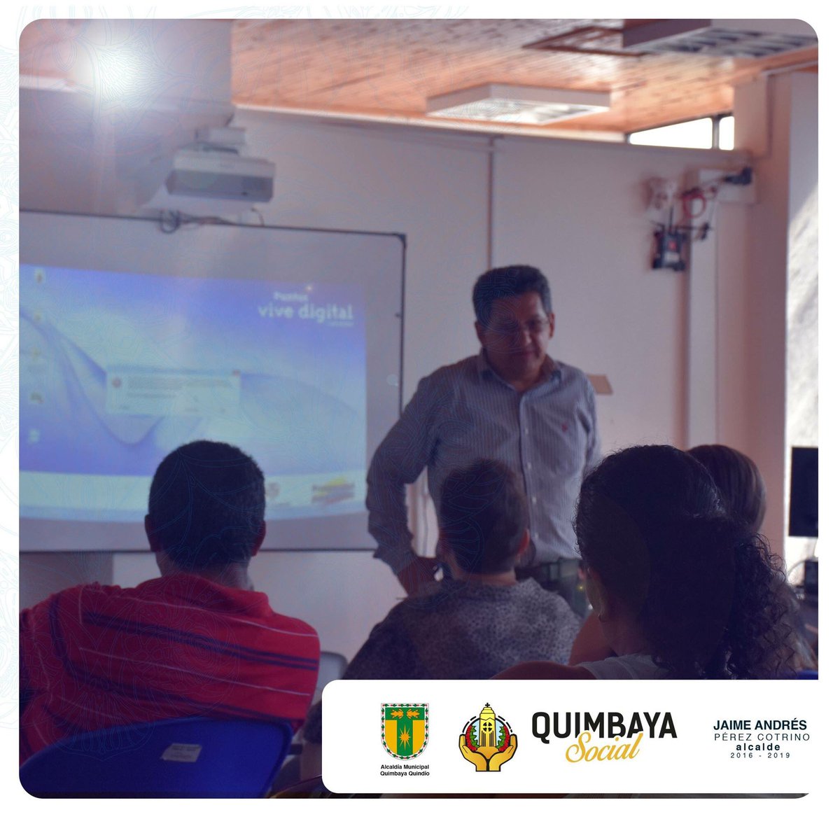 AlcQuimbaya's tweet photo. En compañía de @MinInterior y #Asocomunal Qya, capacitamos a los líderes comunales en políticas públicas. https://t.co/coj5TgQYIF