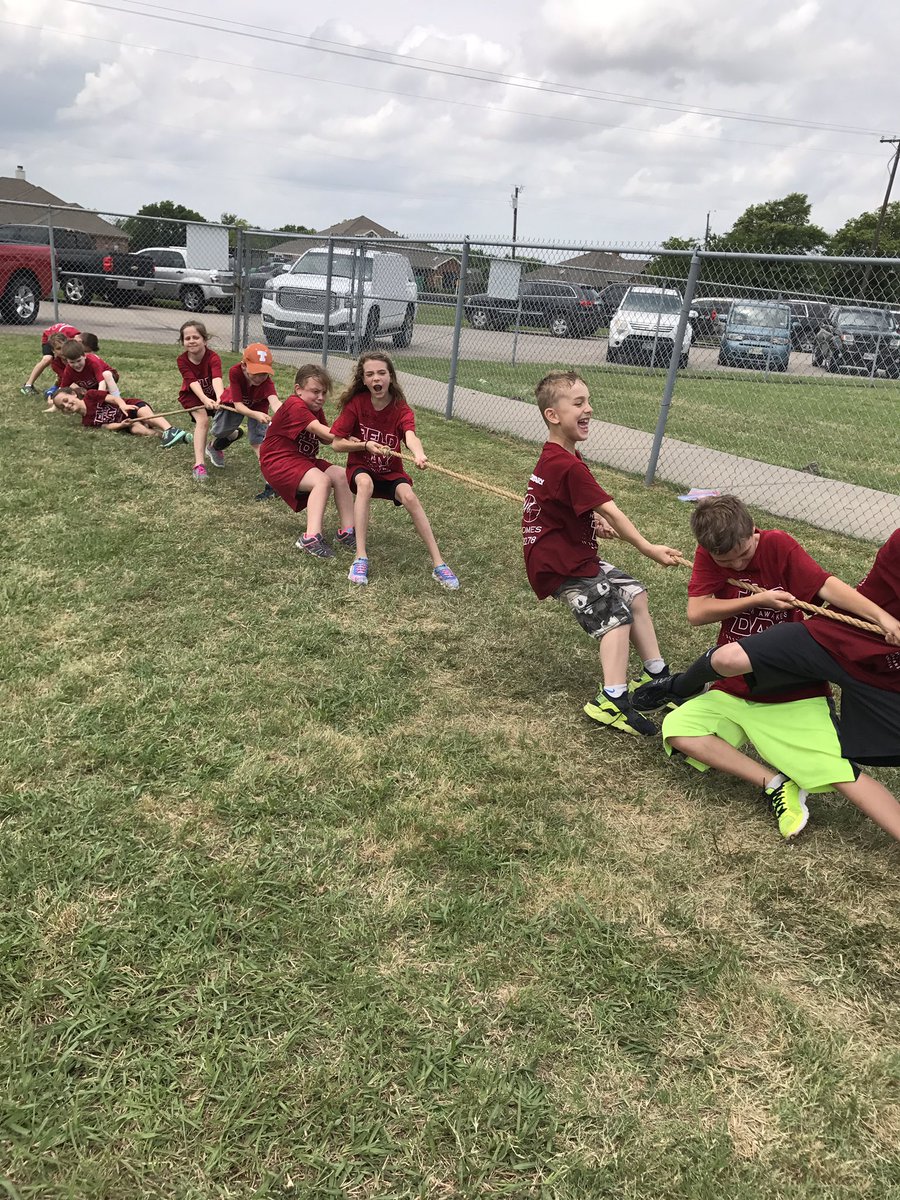 LeeFoxes's tweet photo. Afternoon of fun! Lee Field Day 2017 @LeeElementary1 @CaddoMillsISD https://t.co/08rPP9XMnv
