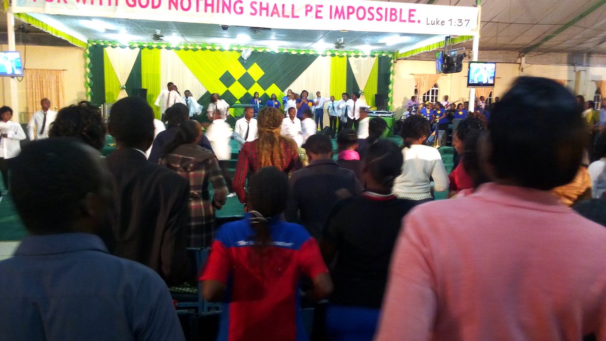 #KigoocoLiveAtCFFBunyalaRd maundu kwagira... Mundu wothe uri thi-ini guoko iguru <a href="/pkkaritei/">Kamau Karitei</a>