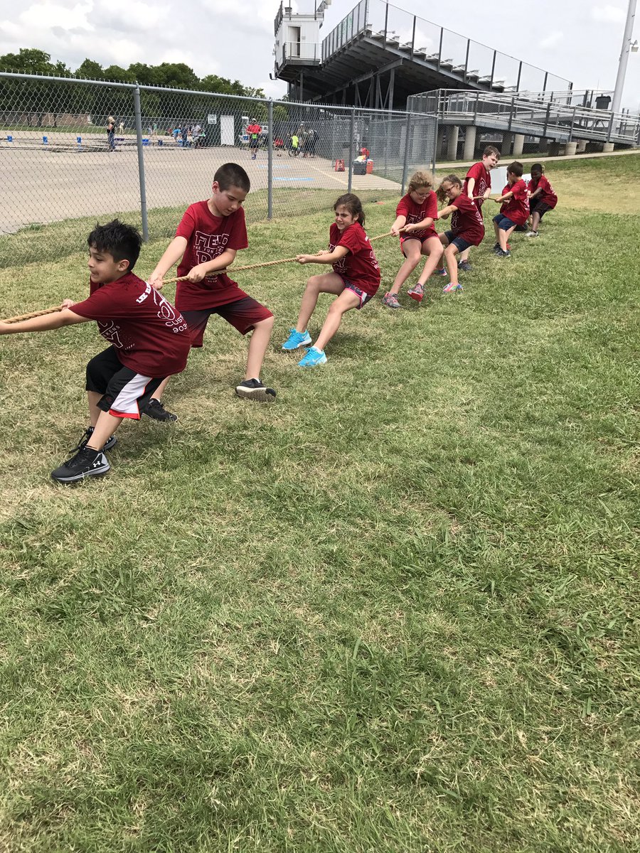 LeeFoxes's tweet photo. Afternoon of fun! Lee Field Day 2017 @LeeElementary1 @CaddoMillsISD https://t.co/5bDNIlXA0v