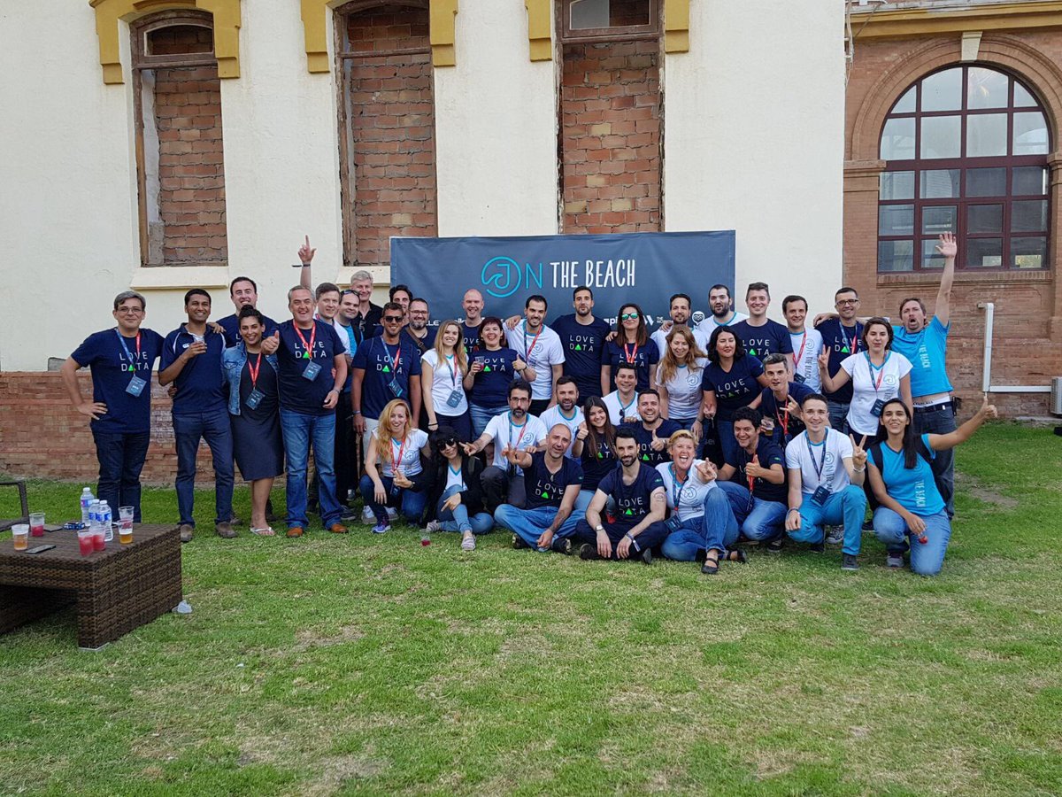 nickiehills's tweet photo. Best team ever ❤️  #JOTB17 https://t.co/9iwtfILoEf