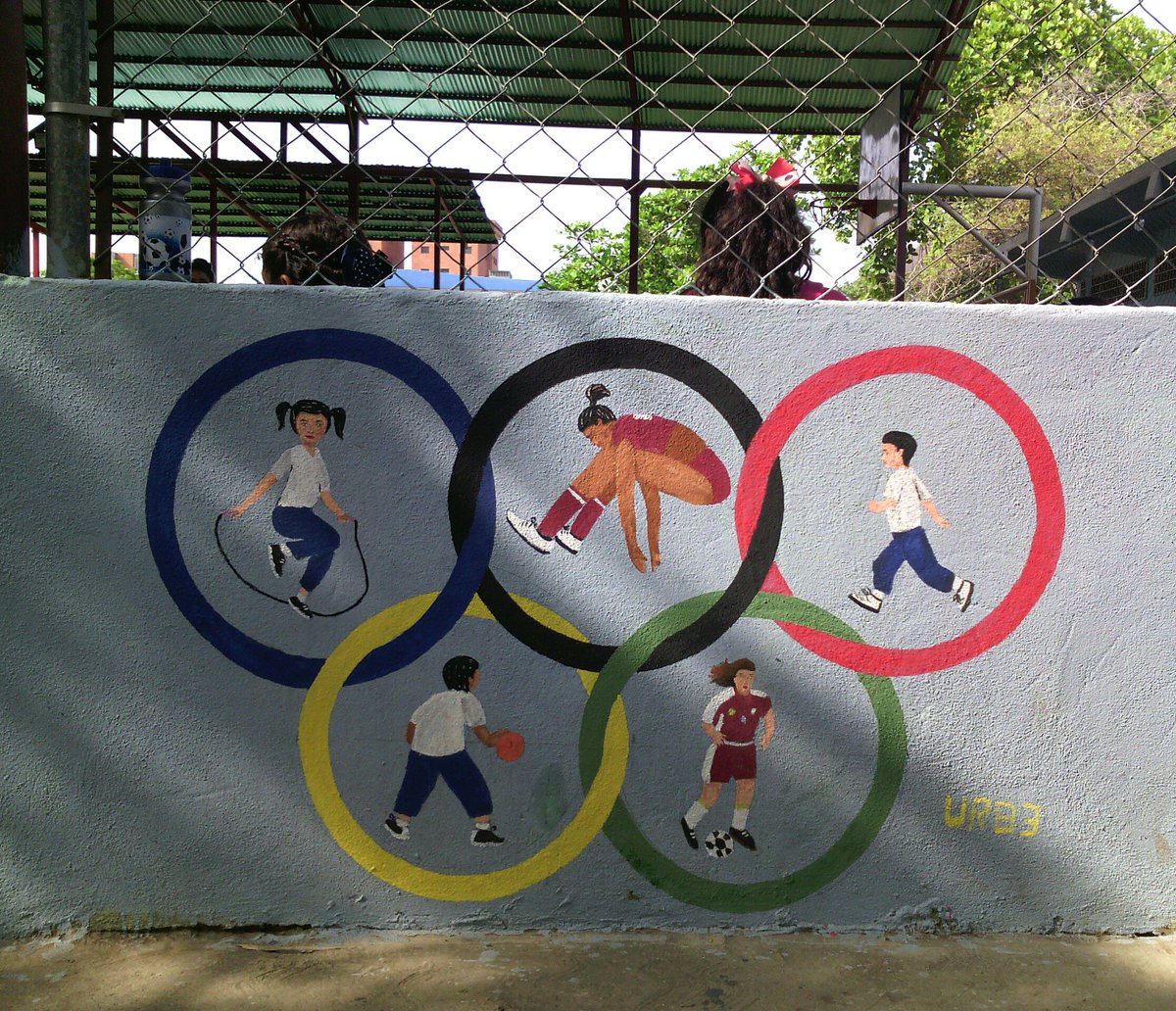 RichardUrbinar's tweet photo. Mural de los Aros Olimpicos Escolares #Barcelona #Venezuela #ConcretArteEnElEspacioDeJuego @globalstreetart https://t.co/Cumzrsez2A