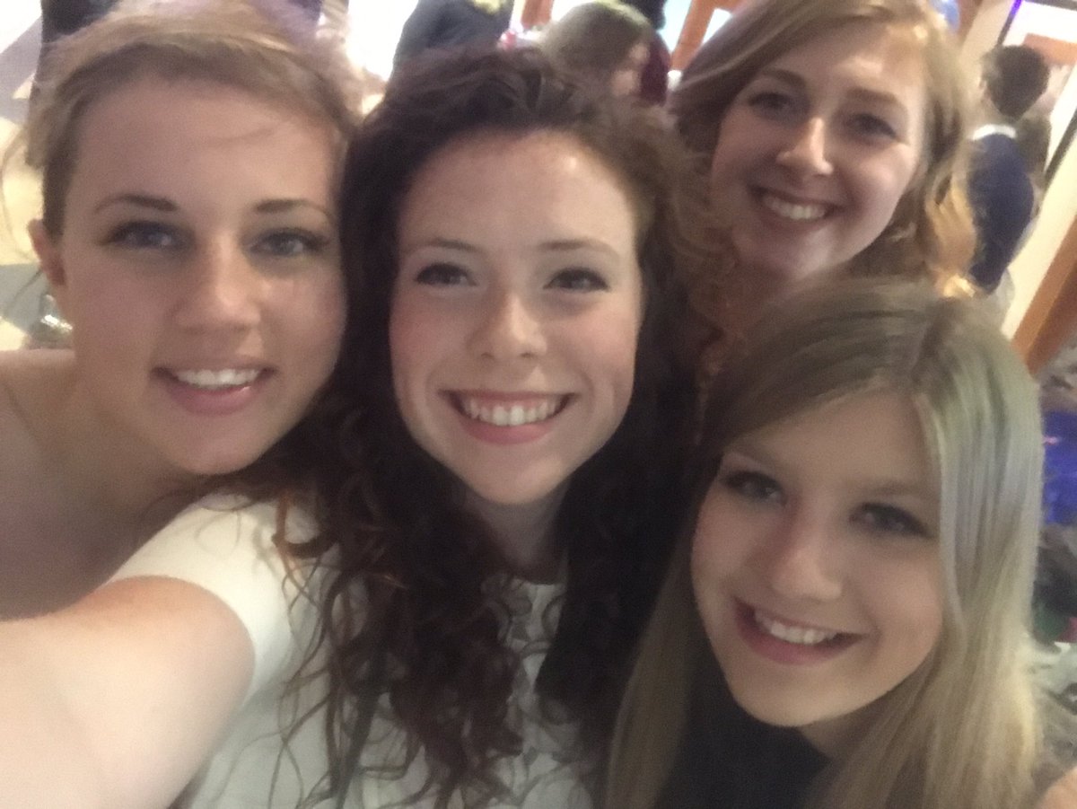 CelineGamble's tweet photo. @WildFilm_Fest &amp; @FXU_GenWild made it to @SocietiesAwards !! Wish us luck☘️ #GoTeamWild 🐼🐸@FXUtweet @CLESUniofExeter @FalmouthUni #NSA2017 https://t.co/pvUOXPi163