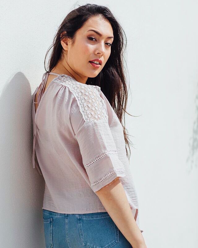 LunaBayStore's tweet photo. Delicate Details | 'Adelia' Lace Detail Blouse in Lilac. #lunabaystore 🐚

https://t.co/NvqHNumB56 https://t.co/tyOCXsP9Js