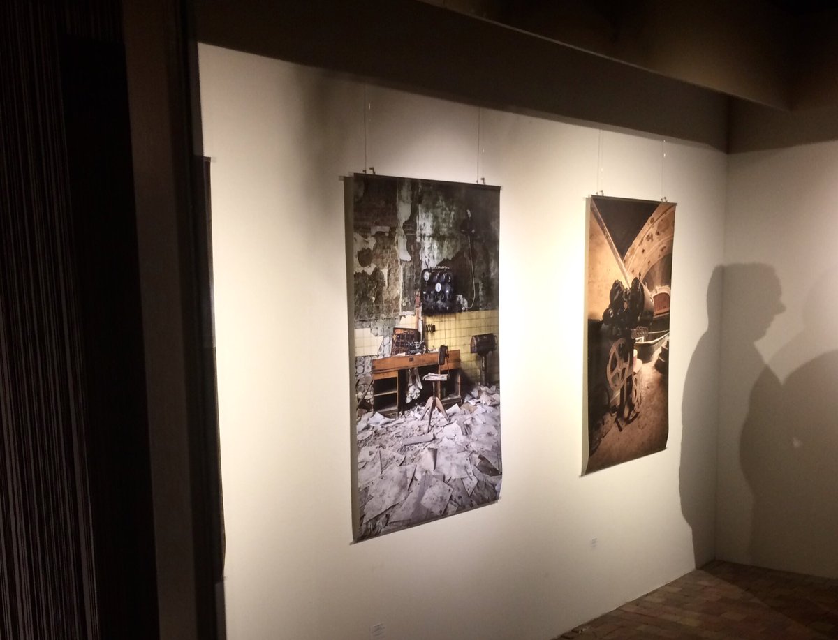Marijke_Verhoef's tweet photo. Wonderschoon en poëtisch werk van @PhotoSolutions2 in @deschildkamp. Ben zwaar onder de indruk! #hetkontakt https://t.co/U52u6bDuFy