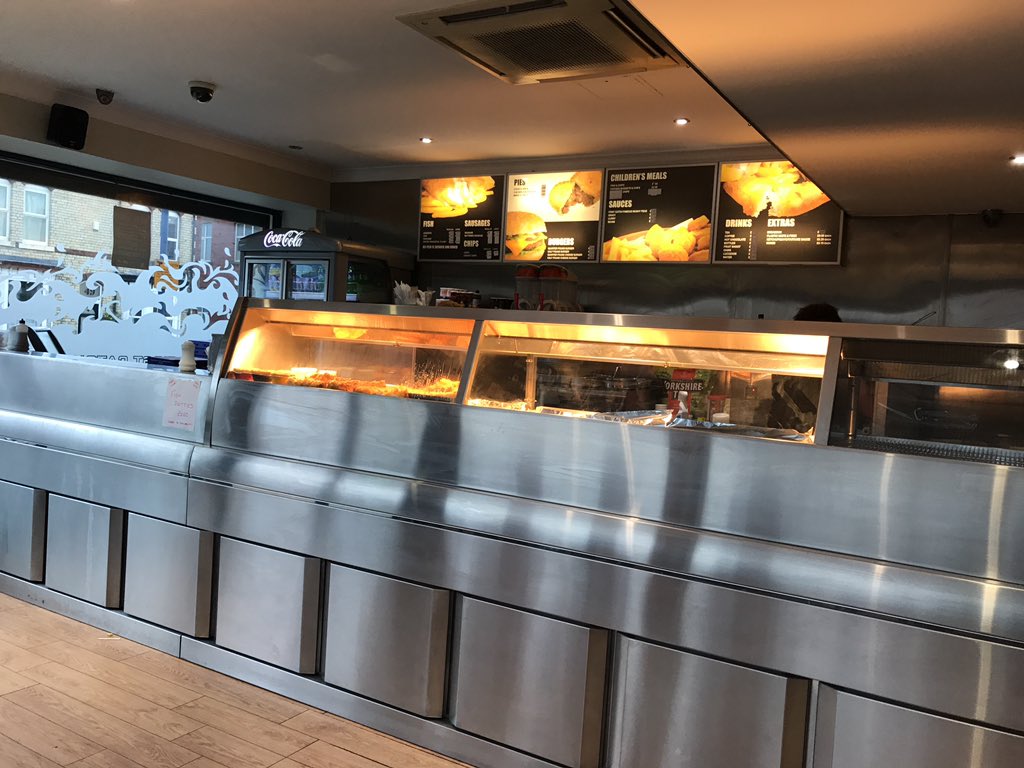 LunnKev's tweet photo. Hurry u we are so hungry @thingyson @LunnClare https://t.co/9VDgJXNsM5