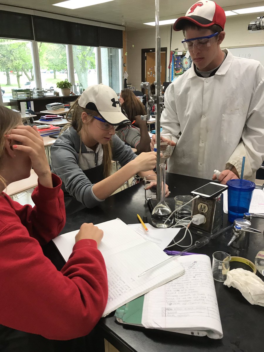 ajhoufe04's tweet photo. Gen Chem first titration. "Perfect pipet, quick take a pic!" #edgertonproud https://t.co/2wz5PFiBUz
