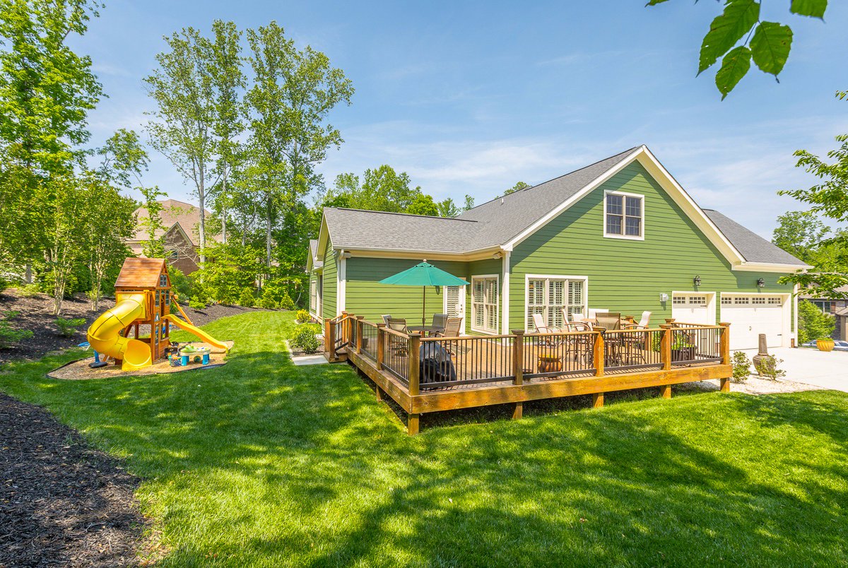 PaulaSoldIt's tweet photo. Just Listed In #Apison. Crystal Brook. https://t.co/1cYehUtcKm $450,000. 4/3.5. Bonus room. Deck. Screened Porch. E. Hamilton Schools. https://t.co/Y3TfzlPgVp
