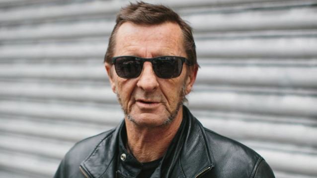 Happy birthday to drummer Phil Rudd! 