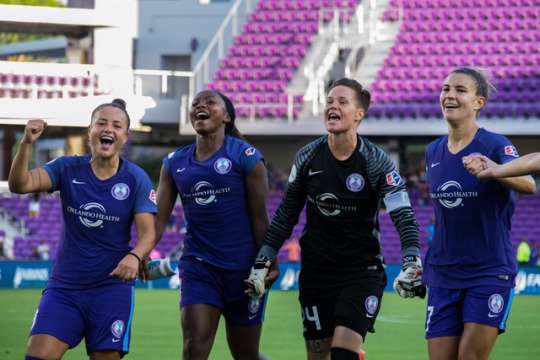 nutellAHarris24's tweet photo. Ashlyn Harris | Orlando Pride vs NC Courage

#CaptainHARRIS
#TeamHarris 😼

📷: The Skyboat https://t.co/f8vTjBx0h4