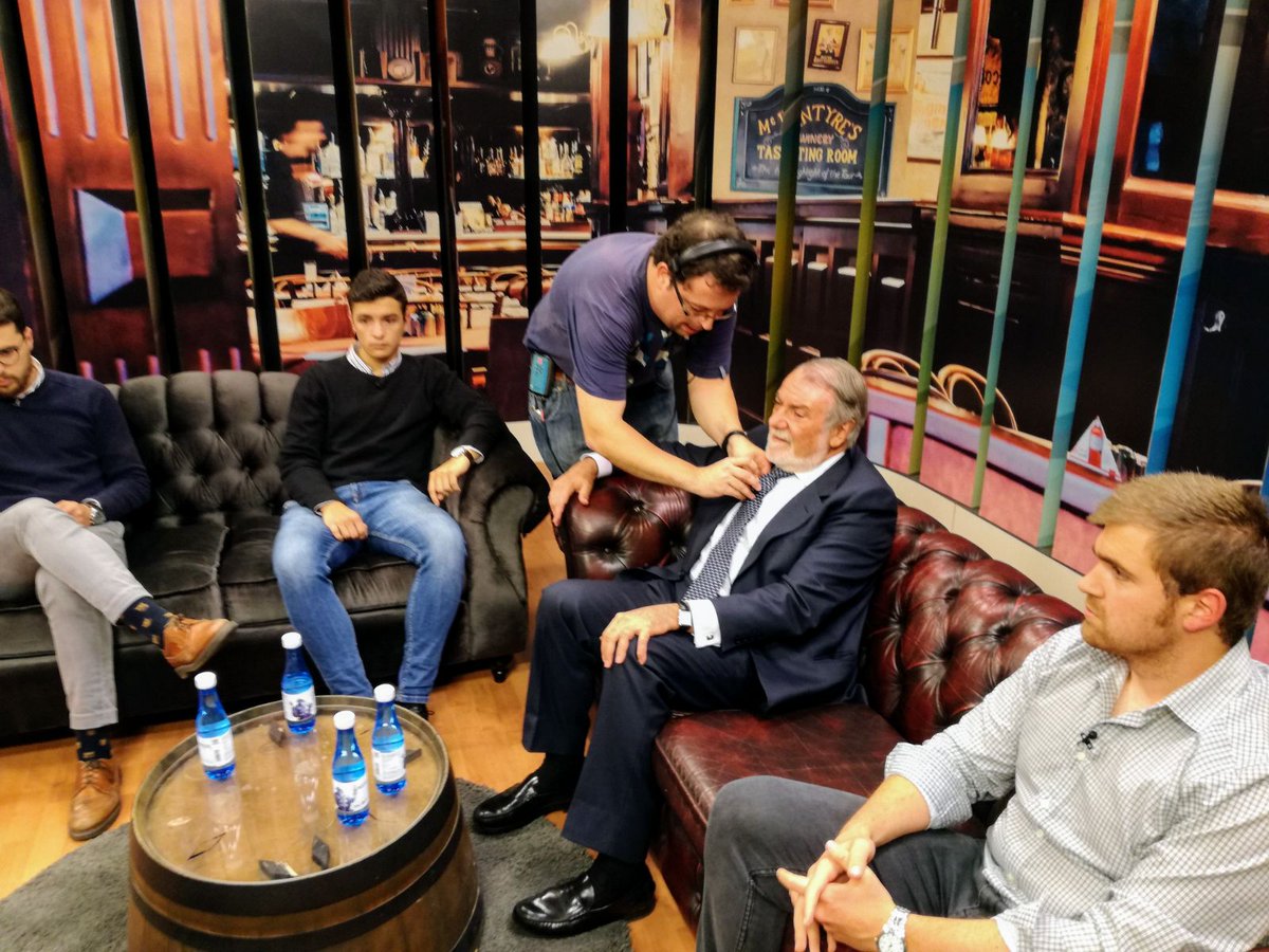 la8mediterraneo's tweet photo. El ex Ministro de Interior, Jaime Mayor Oreja, visita @ultimarondatv para hablar de la crisis de valores, de #ETA y de los #populismos. https://t.co/WmBBrPUcdw