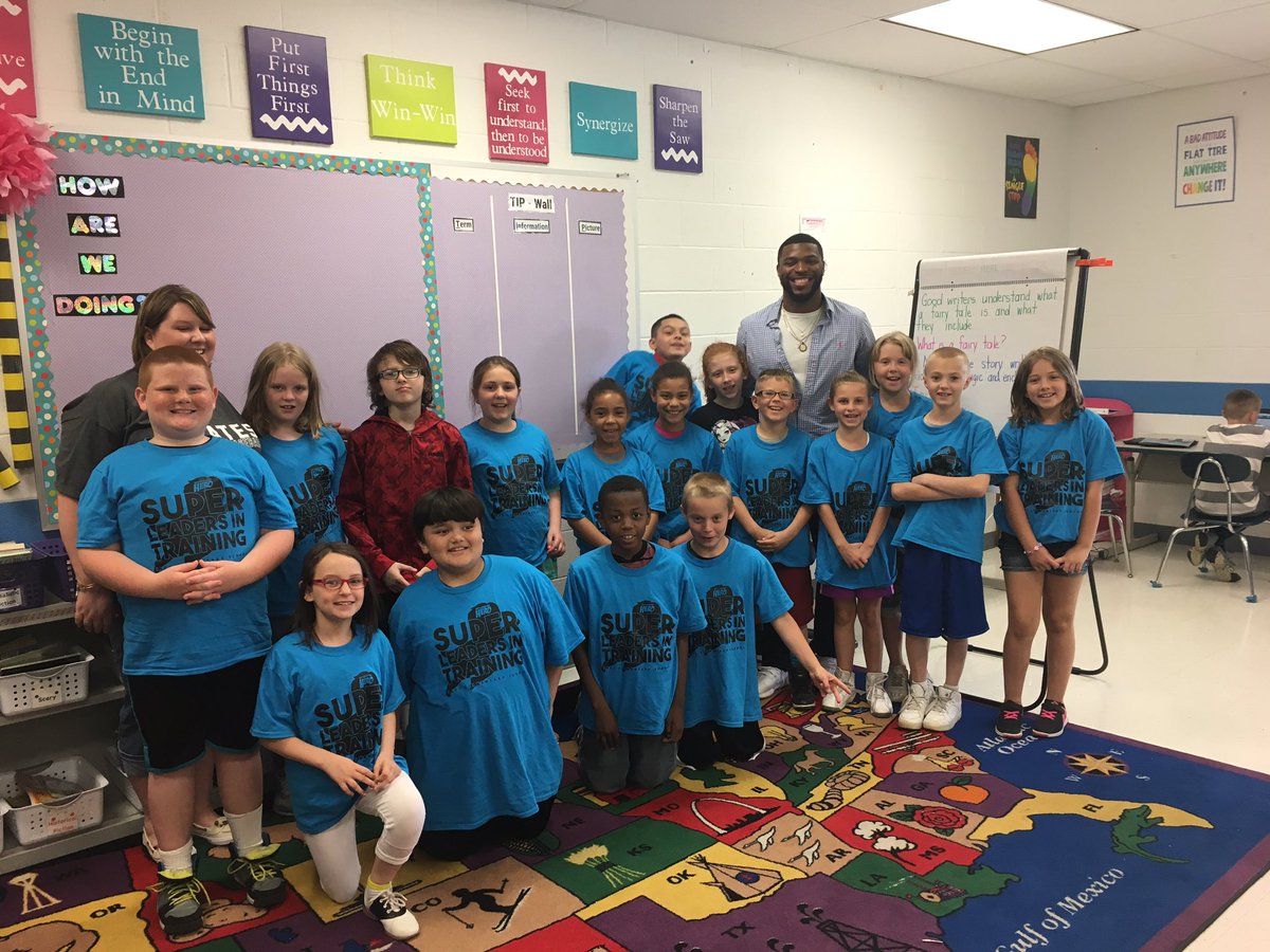 AxthelmTaft's tweet photo. LJ Scott visiting @TaftHERO https://t.co/hN8mTZX98A