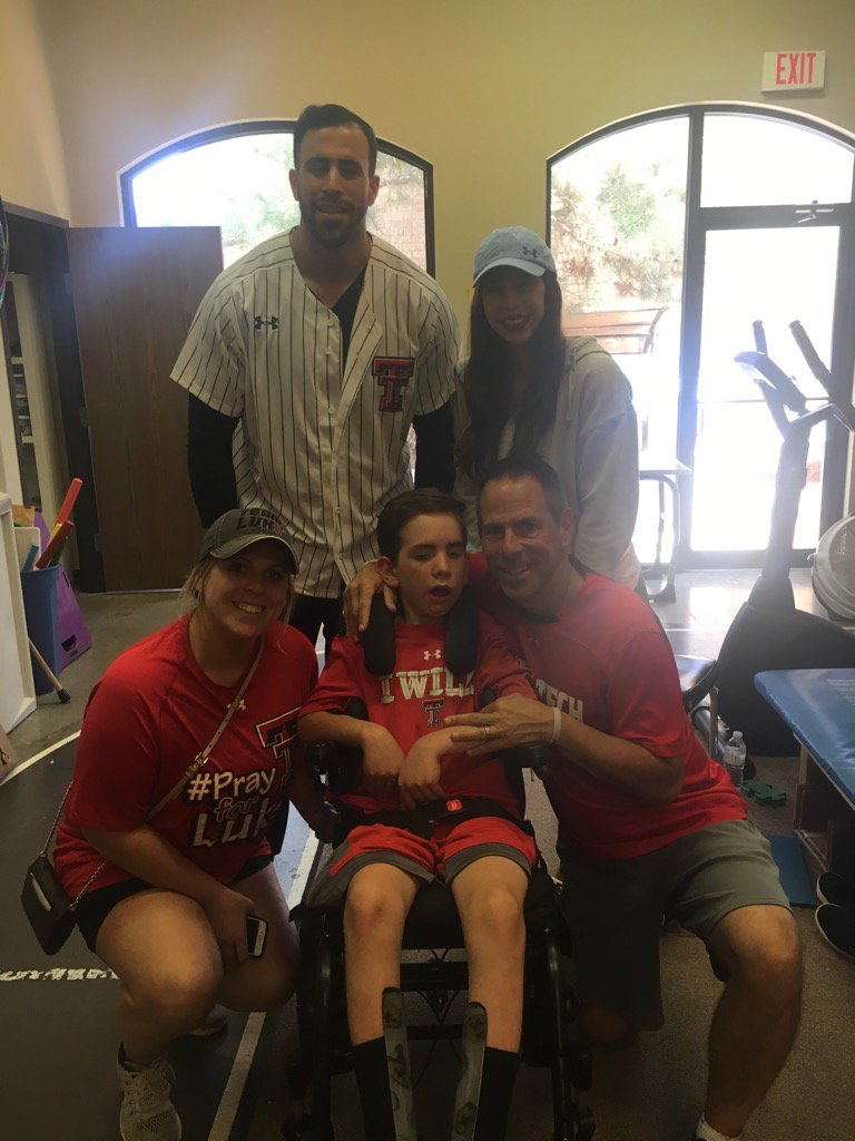TimSiegelTTU's tweet photo. Look who came to see Luke at therapy!!! Jace Amaro and his awesome sister Madison. Luke worked hard for Jace. https://t.co/ur7iRaSFlq