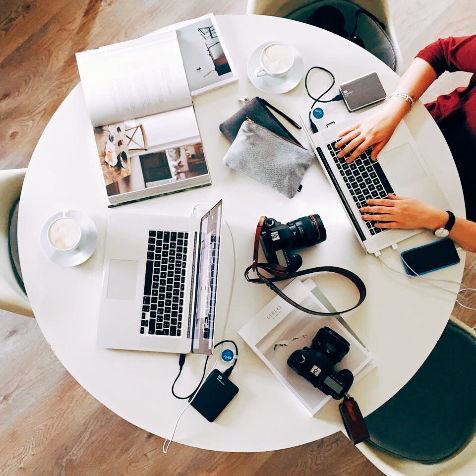 hootsuite's tweet photo. How to attract the right social media followers to grow your online community: https://t.co/RRStOAwCUm #KnowYourSocial https://t.co/g34GVNtQiq