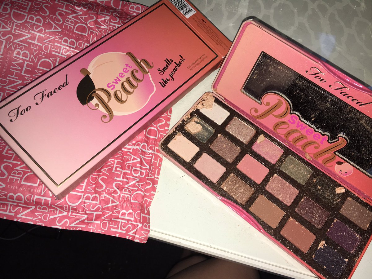 olivia_knowles's tweet photo. Just opened up my parcel to find this😢😢😢 so gutted! @Debenhams you need to sort your packaging out! Very disappointed. https://t.co/6XNzPSOoh0