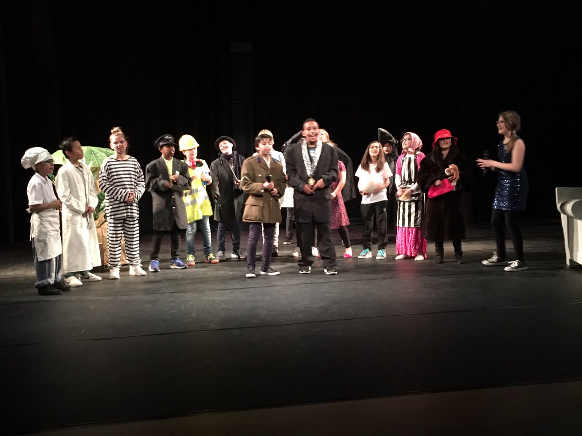 Wat een leuke musical door Haarlemse leerlingen met de Vereniging Muziek bouwt Bruggen. Mooi initiatief in ons mooie theater.