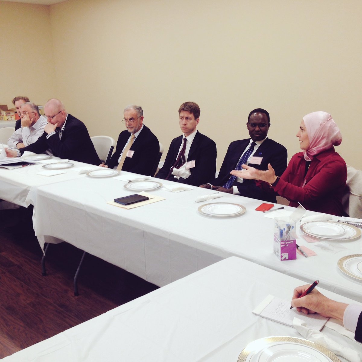 FCA_global's tweet photo. Dr. Sahloul from #ICNA shares experiences in refugee resettlement at #MeccaCenter #Chicago. Key themes: language &amp;cultural skills #jarppaUSA https://t.co/1YUzwKWyz9