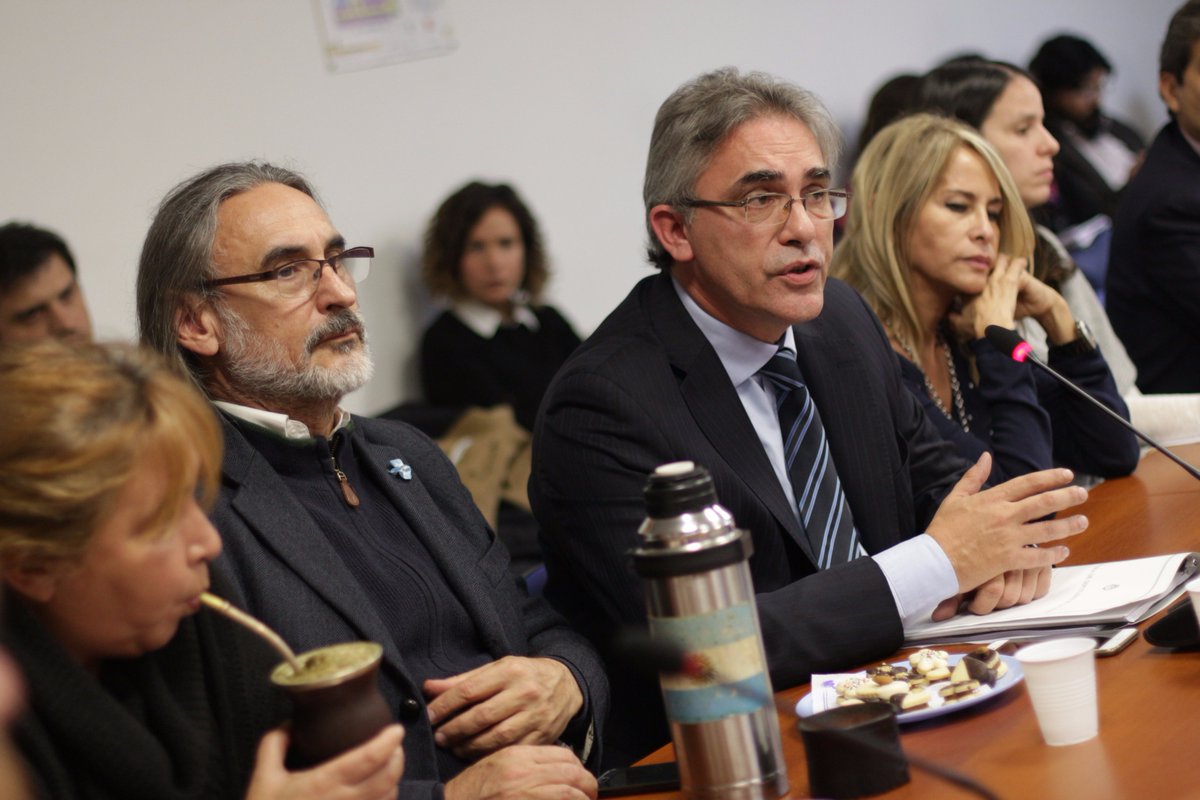dipsmovevita's tweet photo. En la reunión de la comisión de DDHH de Diputados recibimos a los integrantes de la @CIDH https://t.co/6OzoRo1EpU