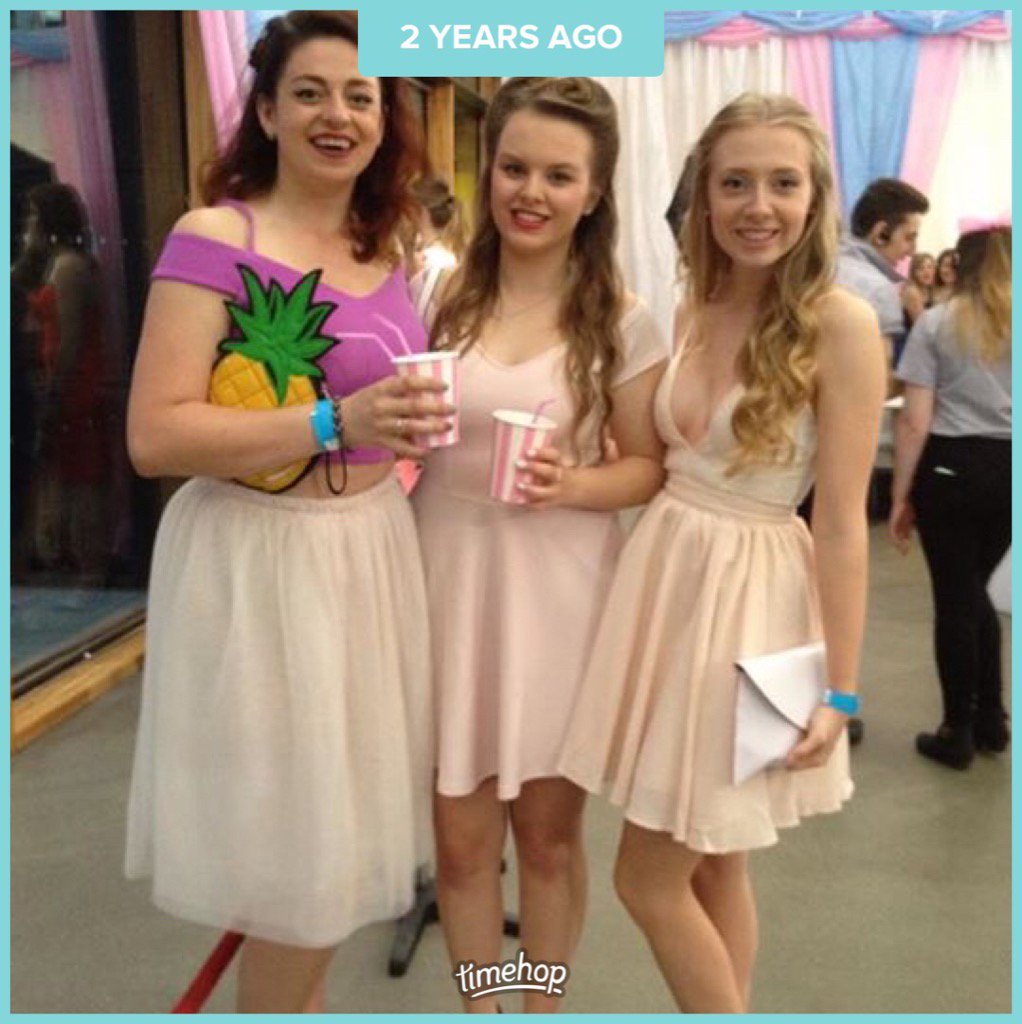 EmmaSallyH's tweet photo. Miss you guys @its_ali_p @HazelCoaley 💗 https://t.co/btFb1wWdBC