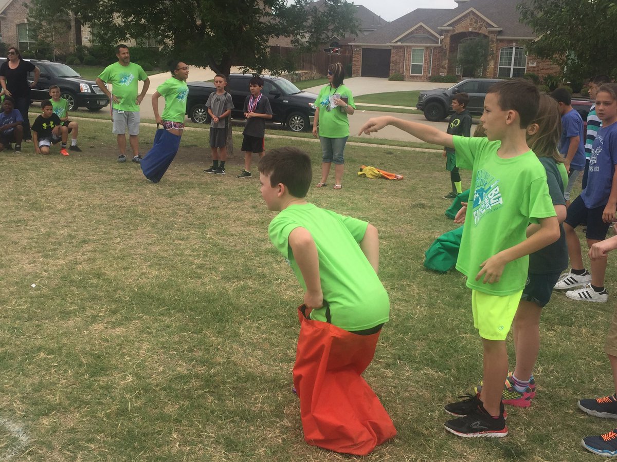 ms_ritzel's tweet photo. Sack Racess! @FierceFolsom Field Day! https://t.co/YRHHSM5J9C