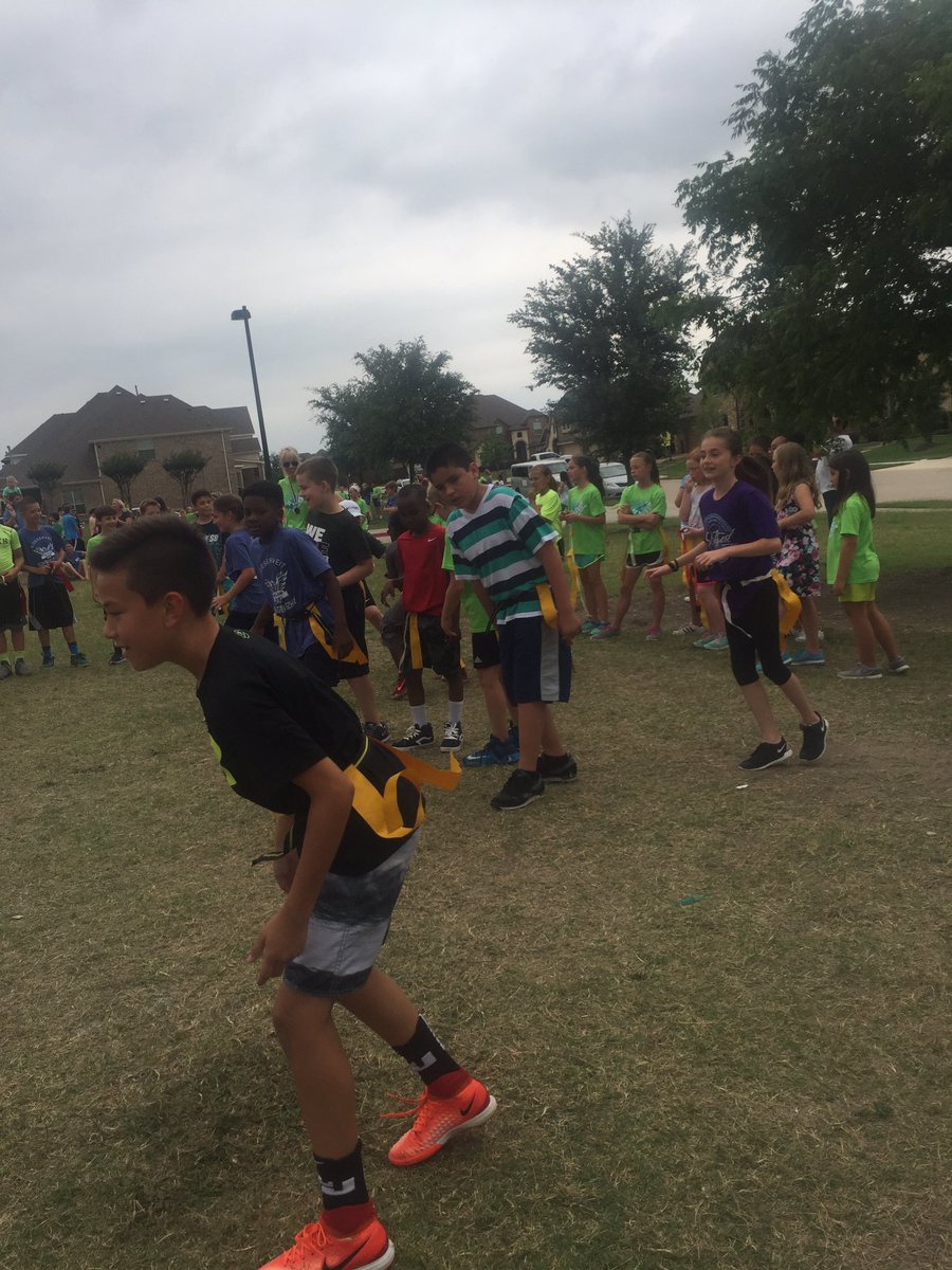 ms_ritzel's tweet photo. Flag Grab!! @FierceFolsom Field Day!! https://t.co/Aia4XcbLbL