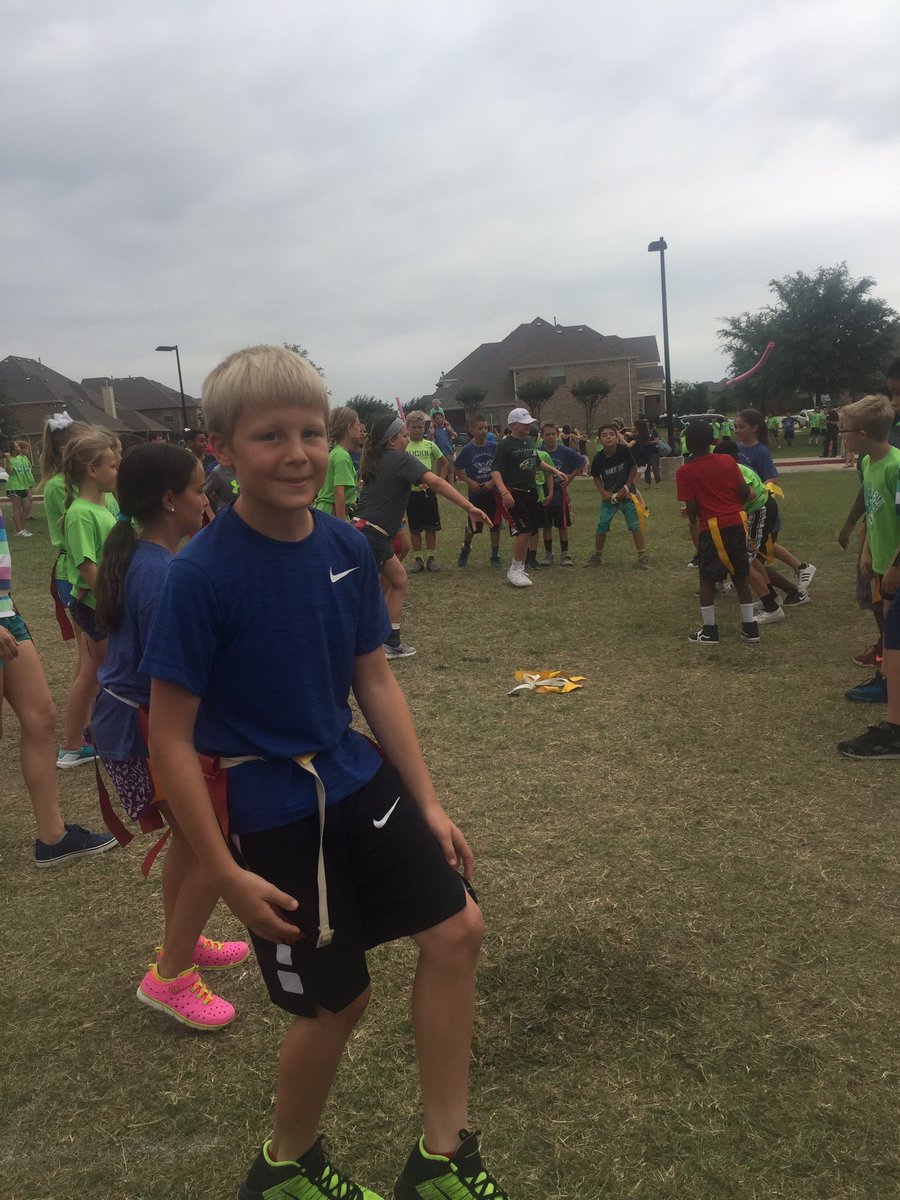 ms_ritzel's tweet photo. Flag Grab!! @FierceFolsom Field Day!! https://t.co/Aia4XcbLbL