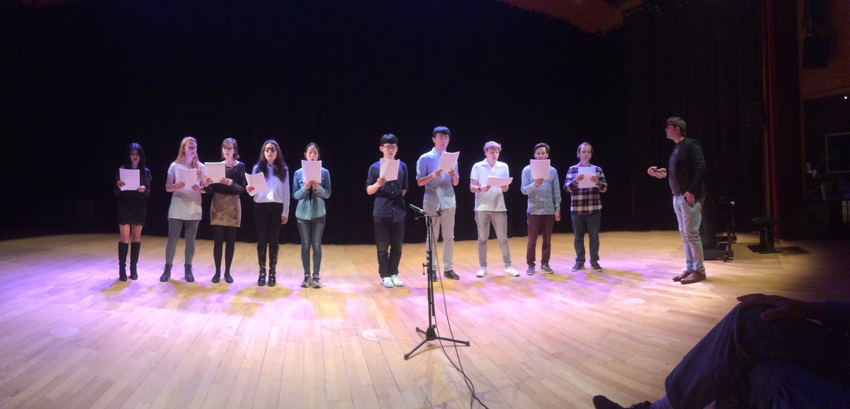 LesleyLelourec's tweet photo. Ateliers chant, théâtre, musique, journalisme, cinéma : le #CIREFE, c'est bien plus que seulement le #FLE ! Bravo à tou.te.s ! #Rennes2 https://t.co/Vz01c5okjH