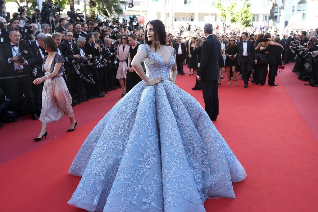 Aishwarya Rai Bachchan looked ethereal in a powder-blue brocade ball gown  by Michael Cinco | Hollywood actress photos, Nice dresses, Blue carpet
