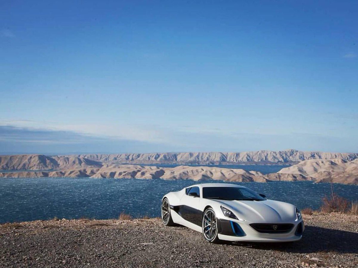 repaveli_p's tweet photo. #Concept_One #Rimac #electricalvehicles https://t.co/g13uuKzOoo