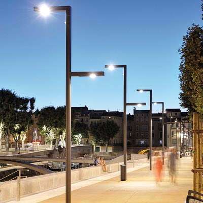 CaroleDelga's tweet photo. Depuis près de 45 ans, #Technilum conçoit et fabrique à #Béziers du mobilier urbain d'éclairage en aluminium #MadeInOccitanie. #InaugNBT https://t.co/5HU5gR8weO