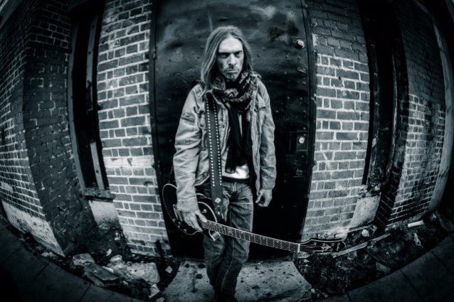 Ex-PANTERA Bassist REX BROWN Says Debut Solo Album 'Was Meant To Be Listened To On Vinyl' blabbermouth.net/news/ex-panter… https://t.co/G898BtacQR