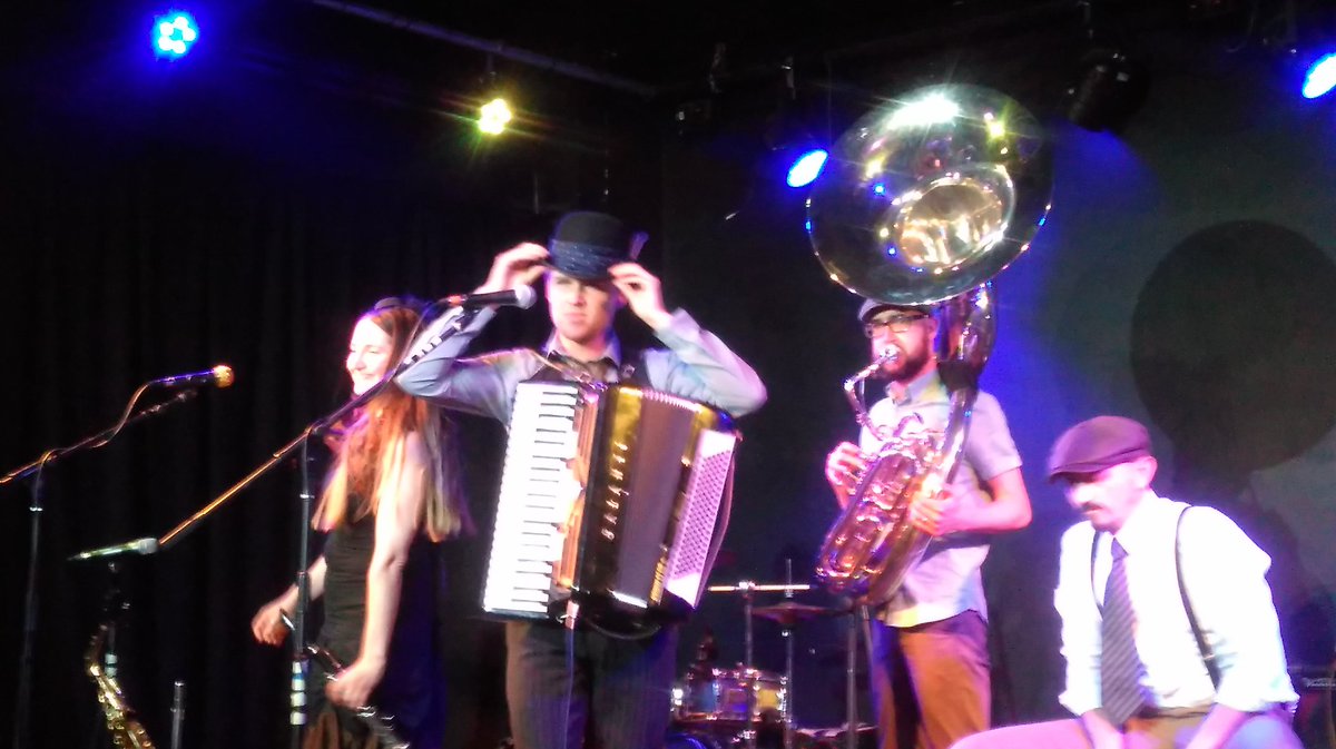 WildWeatherAles's tweet photo. JD rockin' Newbury tonite with his 'Curious Sounds'.  Lovely job ... https://t.co/kG8C6XHy2d