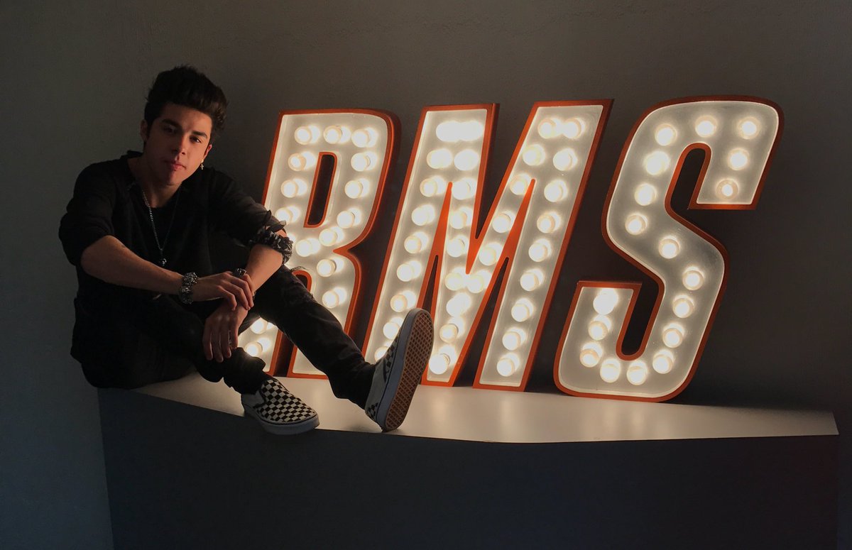 Llegando a @RMScanal vamos a estar en vivo ⚡️🤘🏻🎈