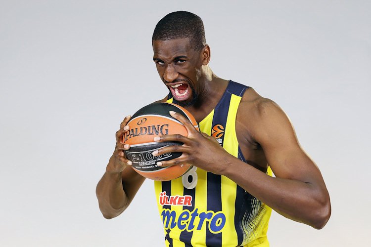 EuroleagueGurus's tweet photo. .@EkpeUdoh has 7 assists thru three quarters, his previous #EuroLeague career-high was 5. Udoh also has 12pts, 6reb, 2bl. #FNBRMB #F4Glory https://t.co/A8P6Hsaaqn