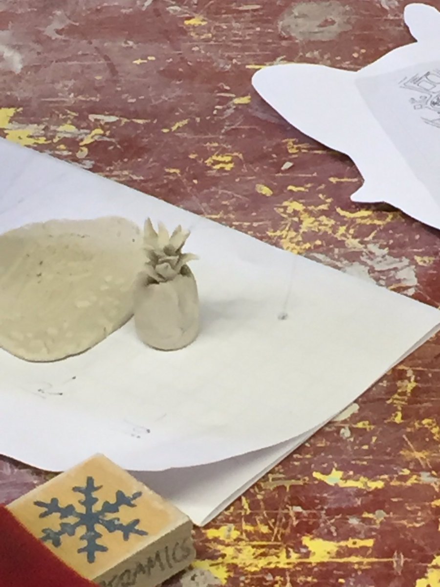 _MsPearson's tweet photo. Ceramics in action #EmbraceYourInnerUnicorn #TLDSBlearns https://t.co/E52FA4xTir