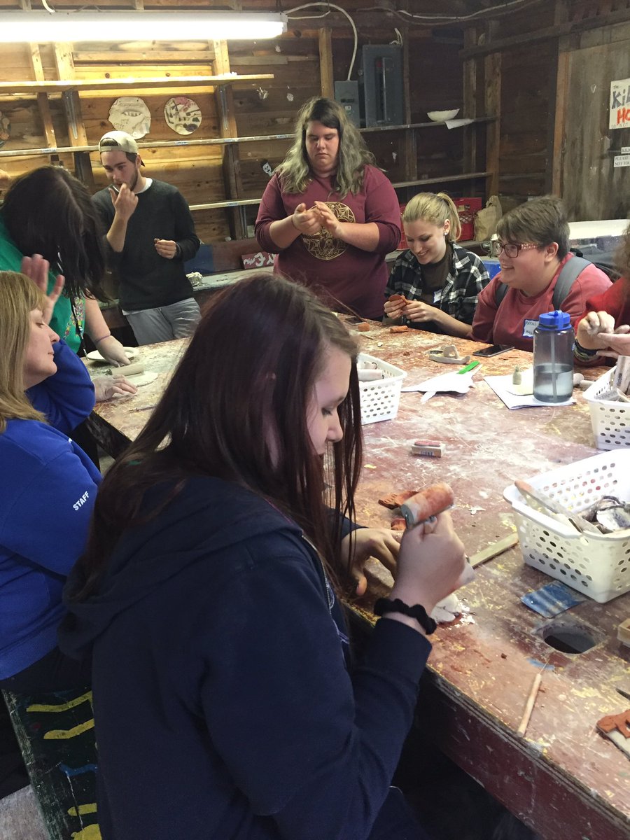 _MsPearson's tweet photo. Ceramics in action #EmbraceYourInnerUnicorn #TLDSBlearns https://t.co/E52FA4xTir
