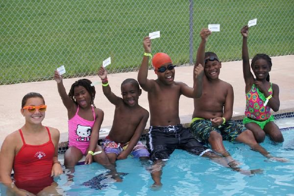 WichitaRedCross's tweet photo. Happy #NationalLearntoSwimDay! If you know someone who needs to learn visit us at https://t.co/oll4NyQQ7I to sign up for a class today! https://t.co/DsTfyv52em