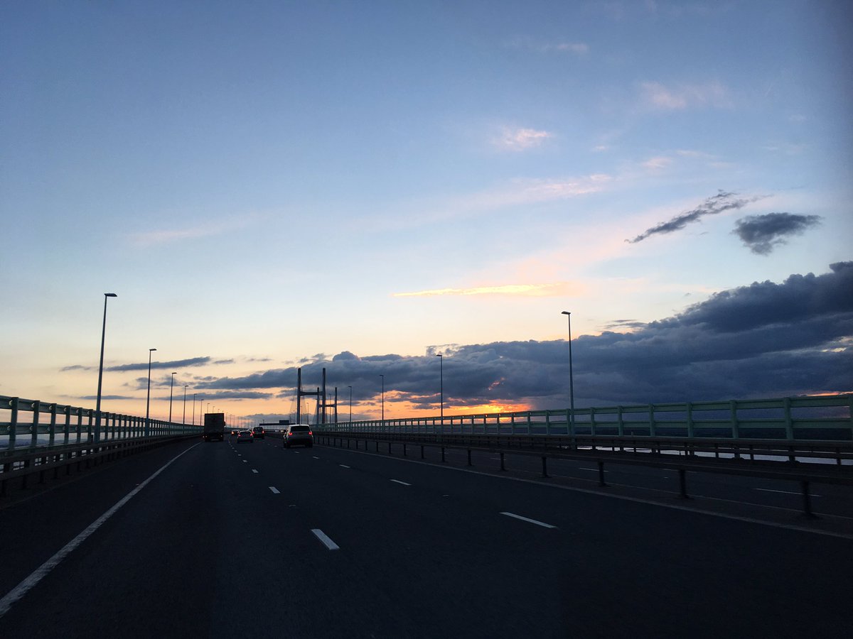 Westyadventure's tweet image. #sunset over the bridge to #wales this evening ❤️ #vwsyncro #adventureisoutthere #westyadventures #vw❤️ #vanlife