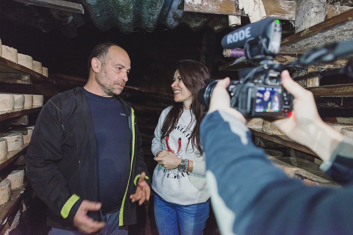 Notqdes_tv's tweet photo. Pronto en el blog de @Notqdes_tv, reportaje fotográfico de @mariap_photo  en #CuevaTeyedu #Tielve con @pepeteyedu.

@DOPCabrales @qdequesos https://t.co/DD4x2oT57o
