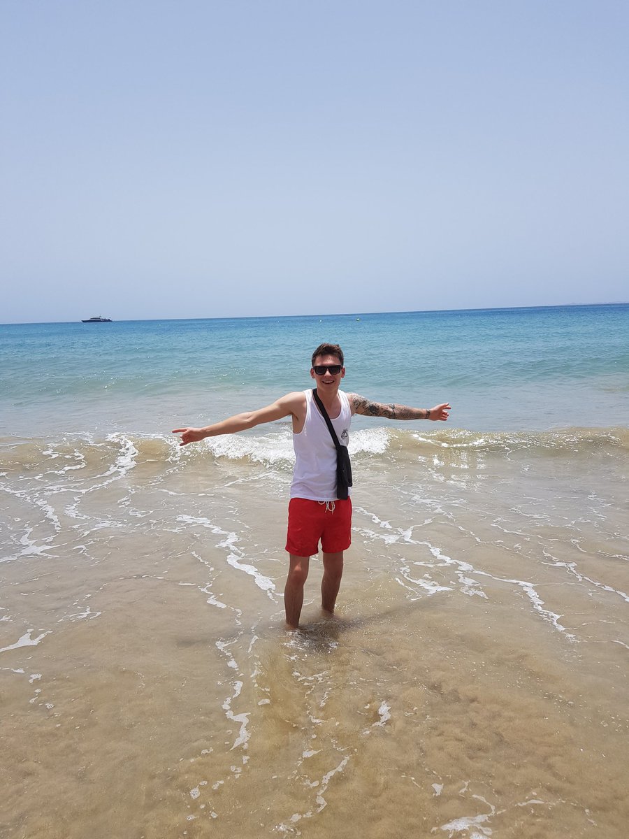 TomBeelo_ tweet picture