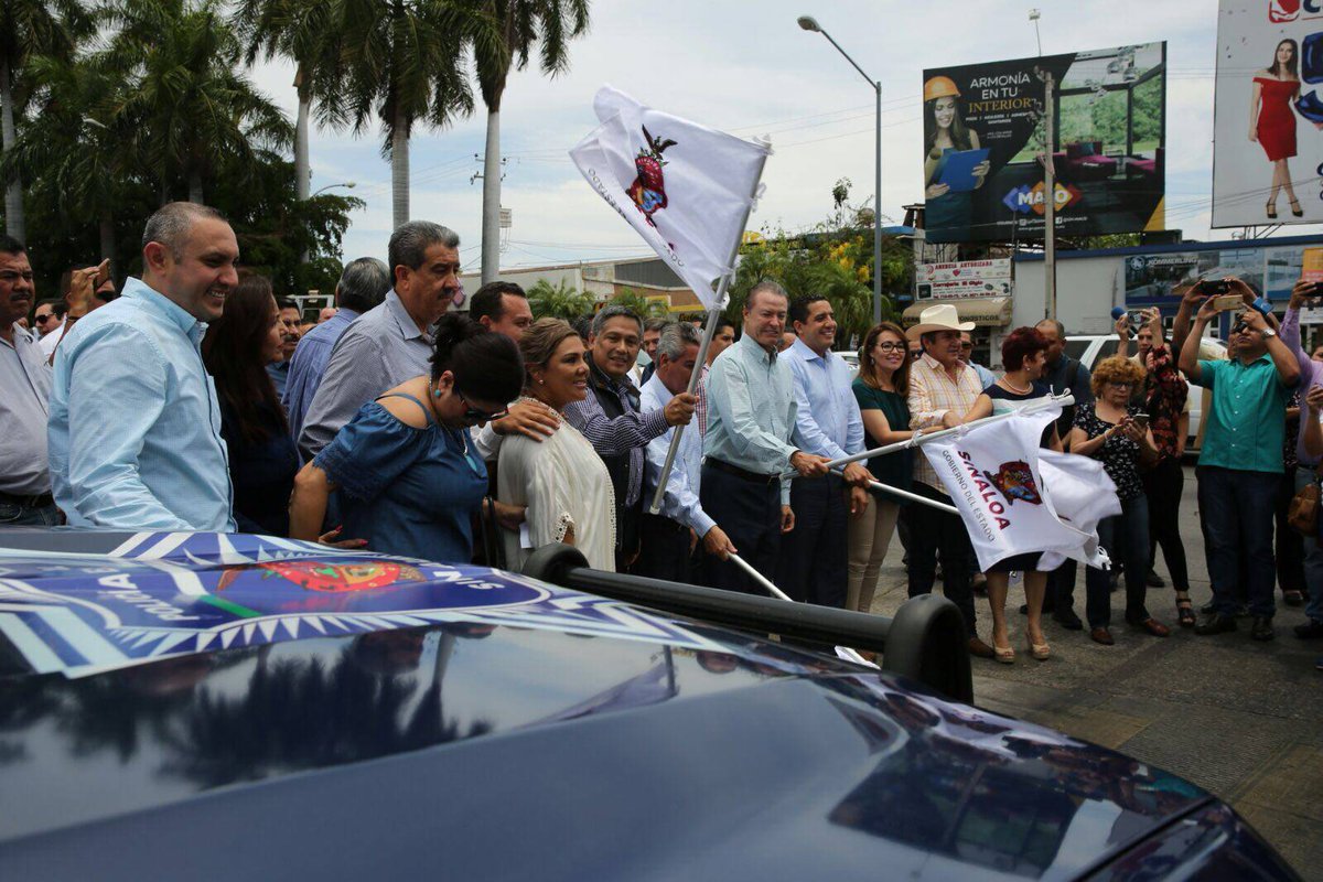 Hoy entregamos un nuevo paquete de 60 patrullas en beneficio de la gente de Guasave, Navolato, Culiacán, Ahome, Mazatlán y Salvador Alvarado
