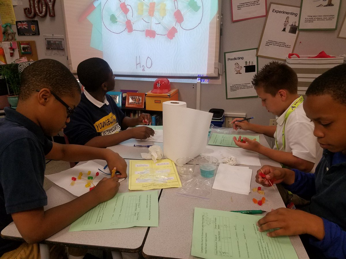 YoungbloodINT's tweet photo. H2O, soapy H2O, covalent bonds #futurescientists #YBSTEMConference @YgbIntScience @AliefScience @lynbug08 @evalyn_manahan #YBSWAG https://t.co/ITKuMrS8VR