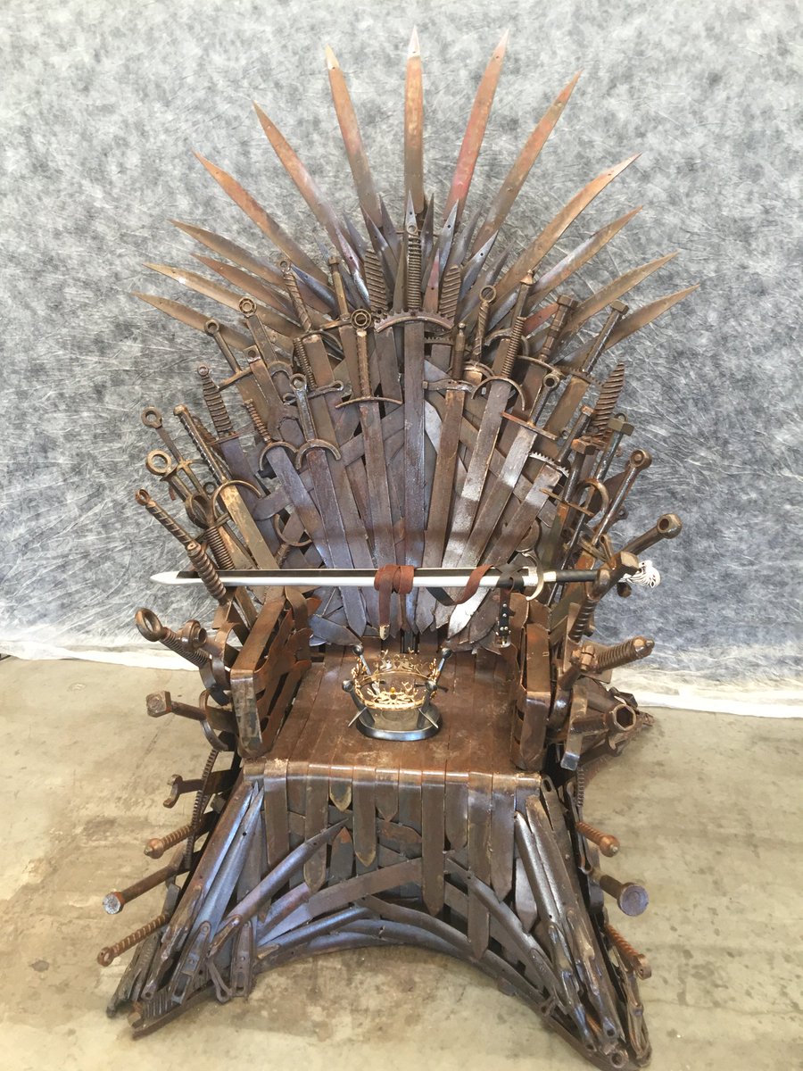 Aerohaveno's tweet image. The 600kg replica of the Iron Throne  on display at @ThronesCon, the #GameofThrones convention on in Melbourne this weekend. Impressive!