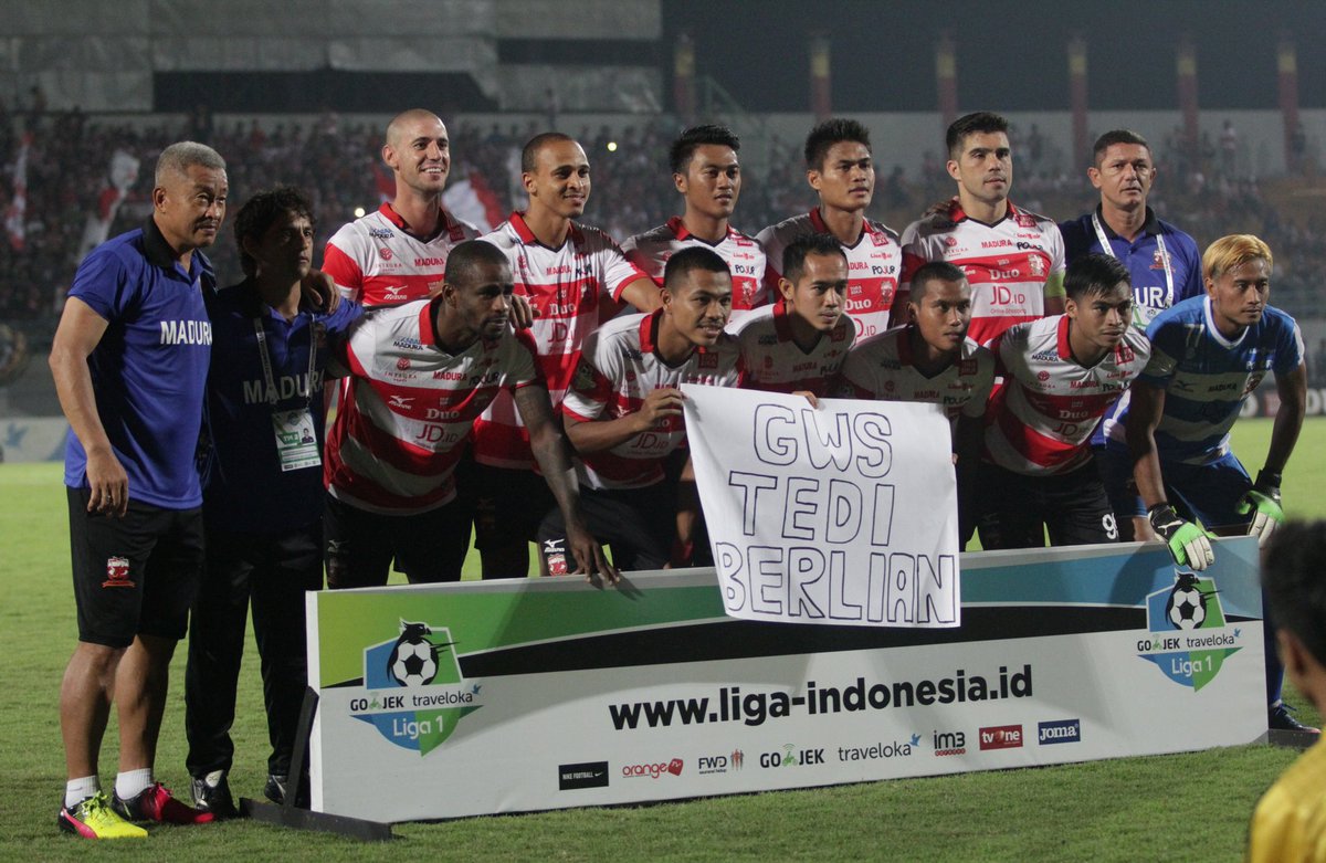 Turut mendoakan kesembuhan Tedi Berlian, pemain PSS Sleman yg merupakan saudara dari Asep Berlian dan Tanjung Sugiarto. semoga cepat pulih 🙏