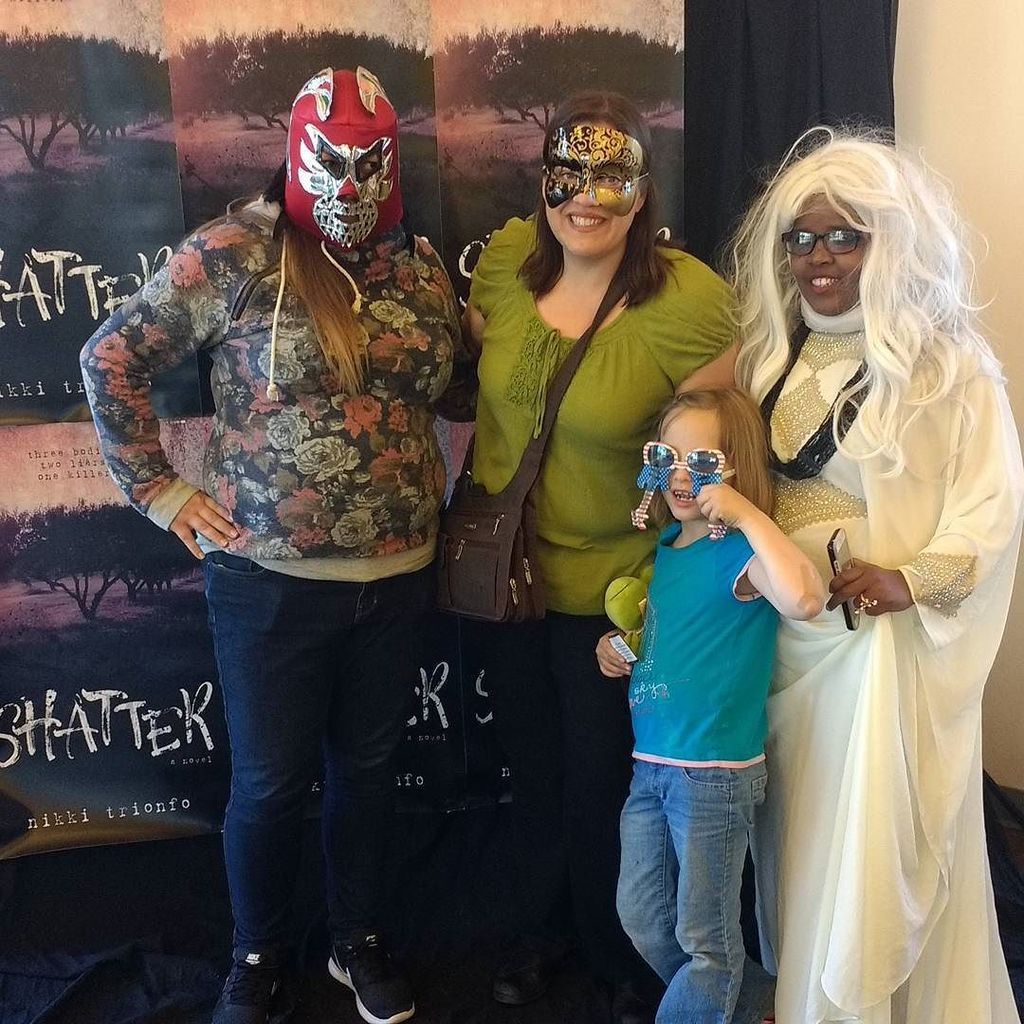 hclarkwrites's tweet photo. #amwriting #authorlife #ShattertheBook #danceoffmay19 best launch ever!!! @nikkitrionfo https://t.co/B8rMylpxgf