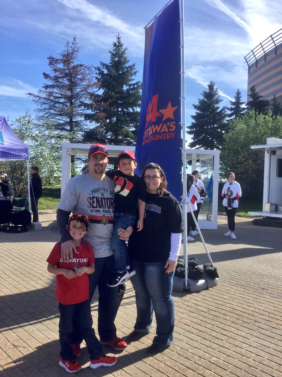 PureCountry94's tweet photo. Red Zone is open! Come try out your skills on Jed the Bull and party with us before the big game tonight! #ALLIN @Senators @CdnTireCtr ⚫️🔴🍻🏒 https://t.co/uKbwJPu0JP