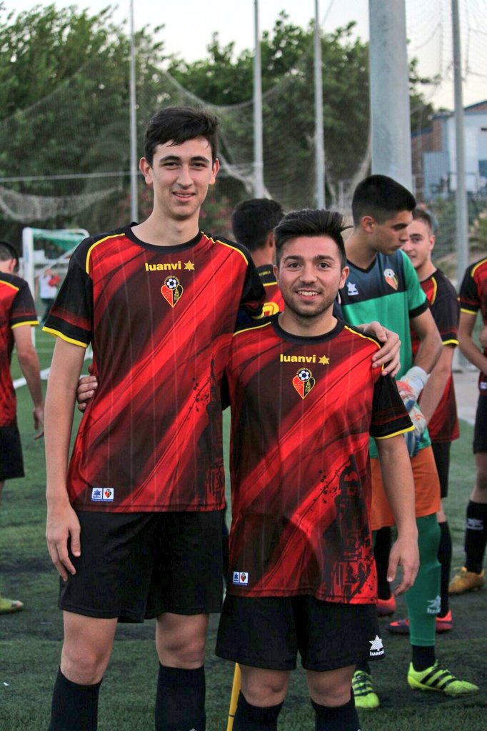 CiudadDeMurcia's tweet photo. /JUVENIL/
 
Josué (tres temporadas con nosotros) y Ginés (dos temporadas) dejan de ser juveniles. ¡Gracias chicos! #Orgullo

#CanteraCiudad https://t.co/Y0ddYbl399